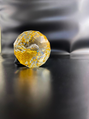 Diamond Bottle Stopper - Luxurious Crystal Glass Seal