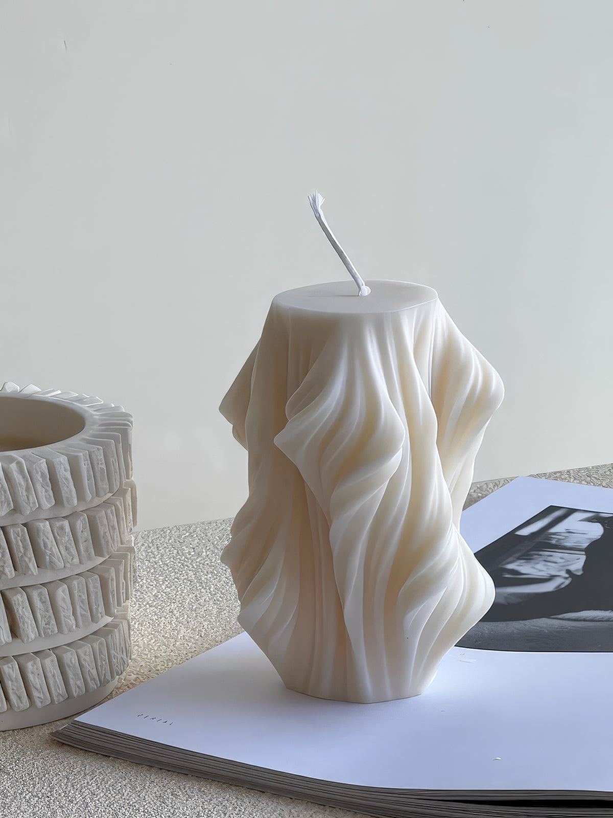 Dreamy Silhouette - White Scented Candle